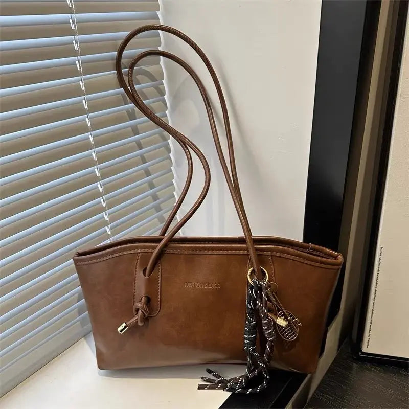 2025 autumn popular retro style underarm bag, large capacity daily commuting tote bag FairWonder