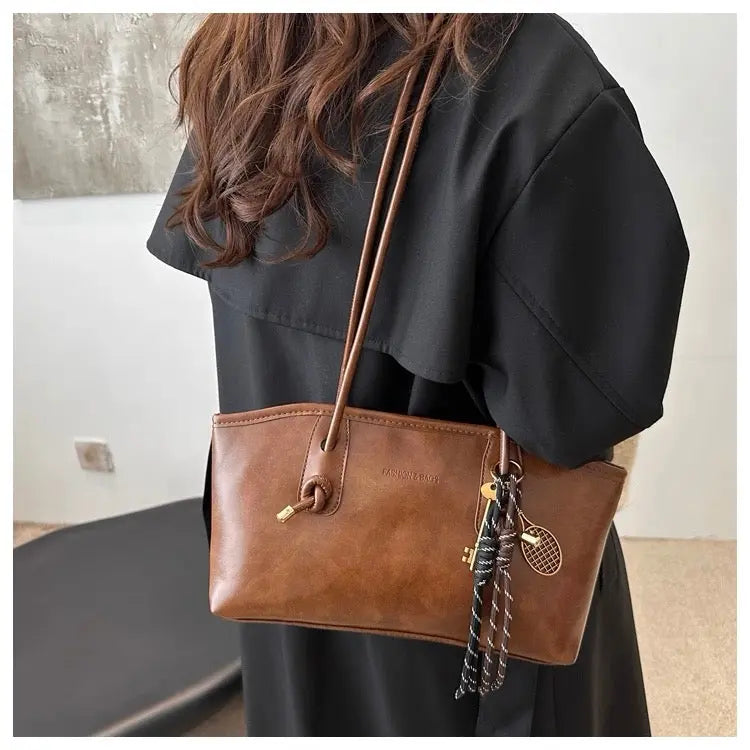 2025 autumn popular retro style underarm bag, large capacity daily commuting tote bag FairWonder