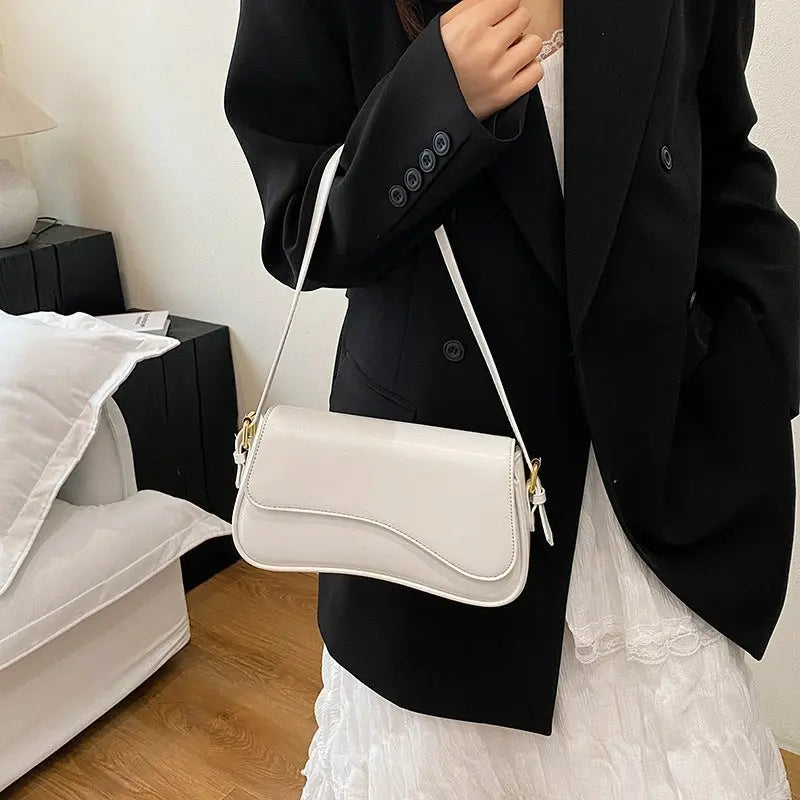 2025 new retro solid color flip magnetic buckle shoulder handbag underarm small bag FairWonder