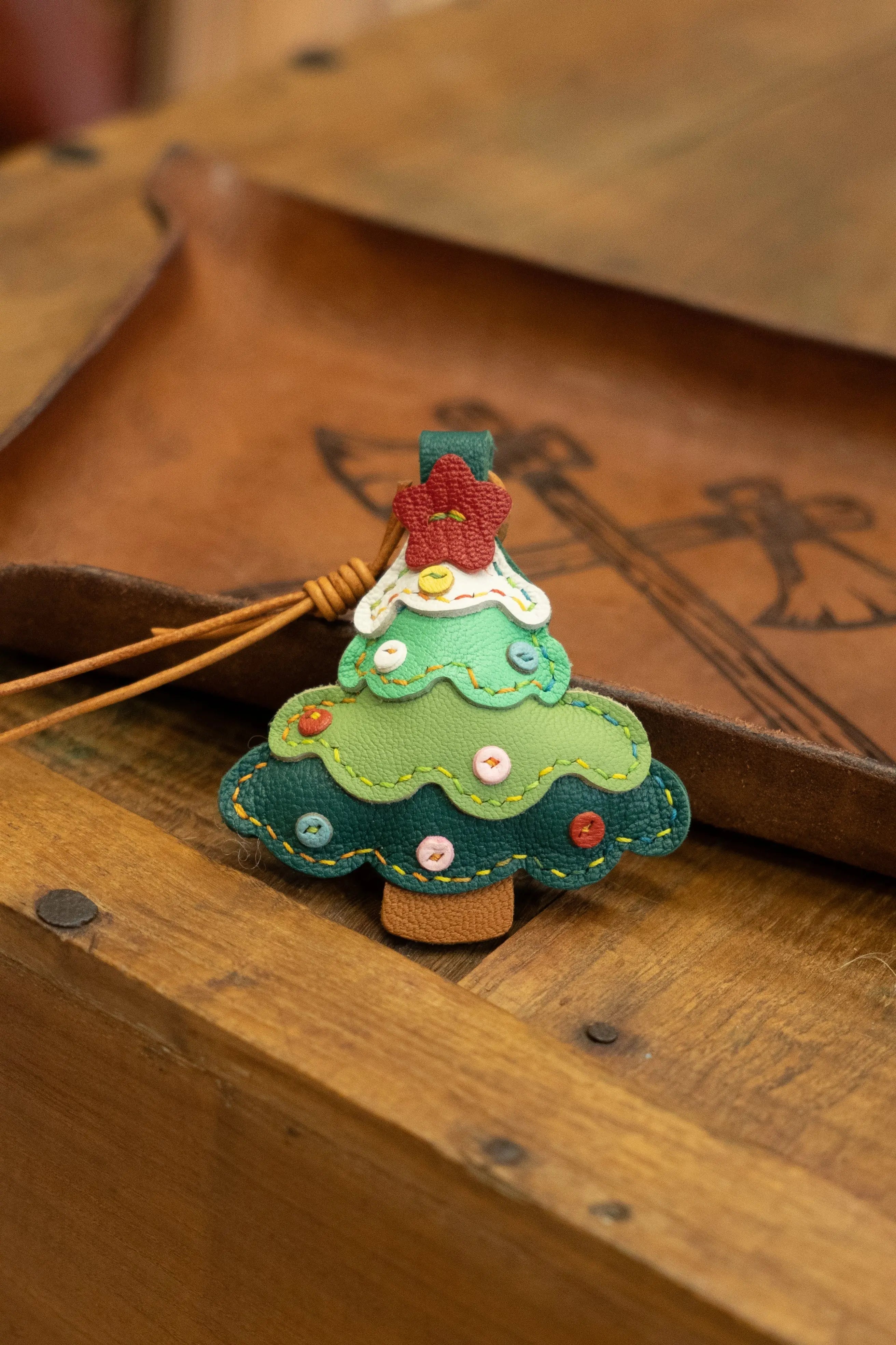 Fashion leather goods,bag accessories, trailers, keychains, cute cartoon characters, Doraemon, Spiderman, Kuromi FairWonder