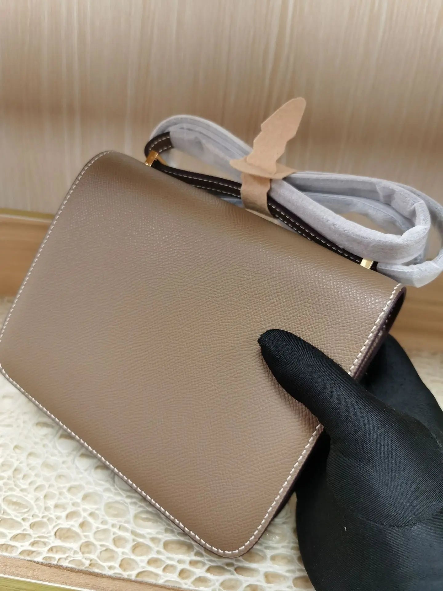 Palm pattern cowhide crocodile leather H buckle small square bag fashionable and versatile one-shoulder crossbody stewardess bag FairWonder