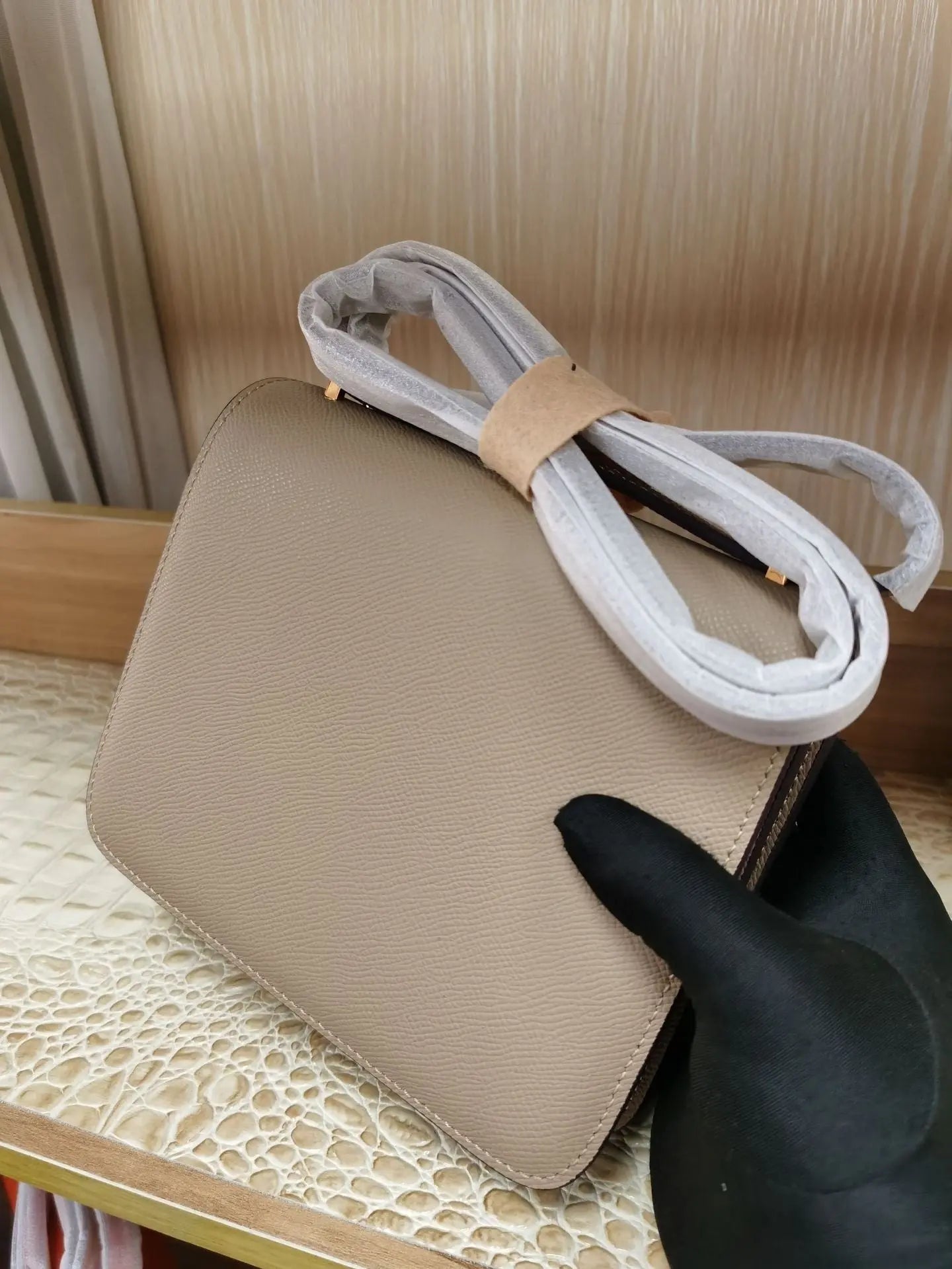 Palm pattern cowhide crocodile leather H buckle small square bag fashionable and versatile one-shoulder crossbody stewardess bag FairWonder