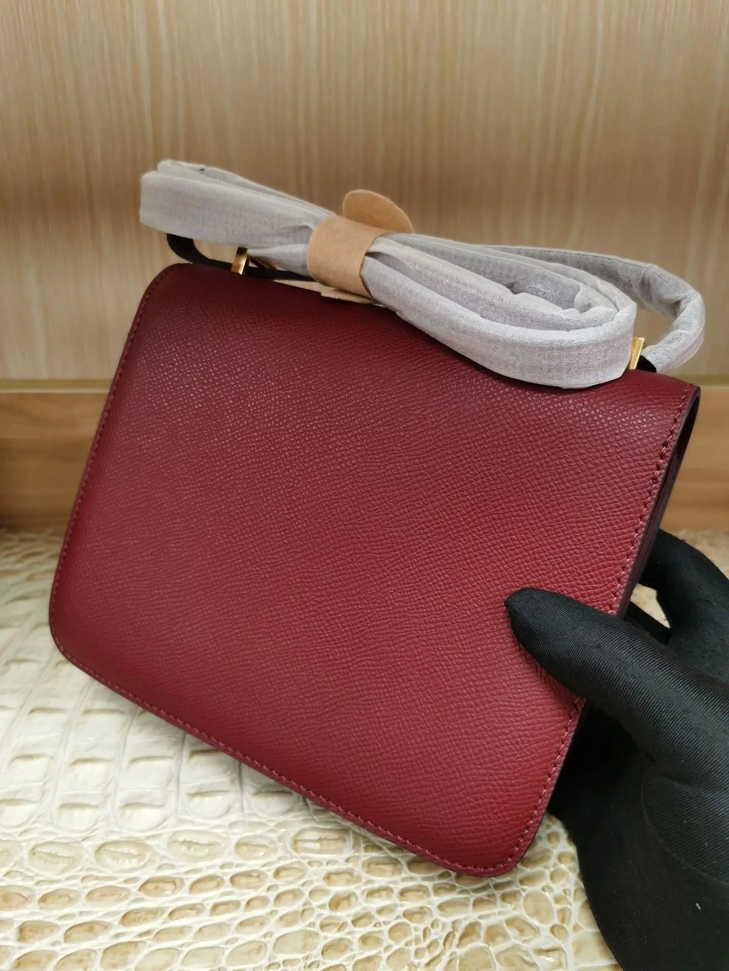 Palm pattern cowhide crocodile leather H buckle small square bag fashionable and versatile one-shoulder crossbody stewardess bag FairWonder