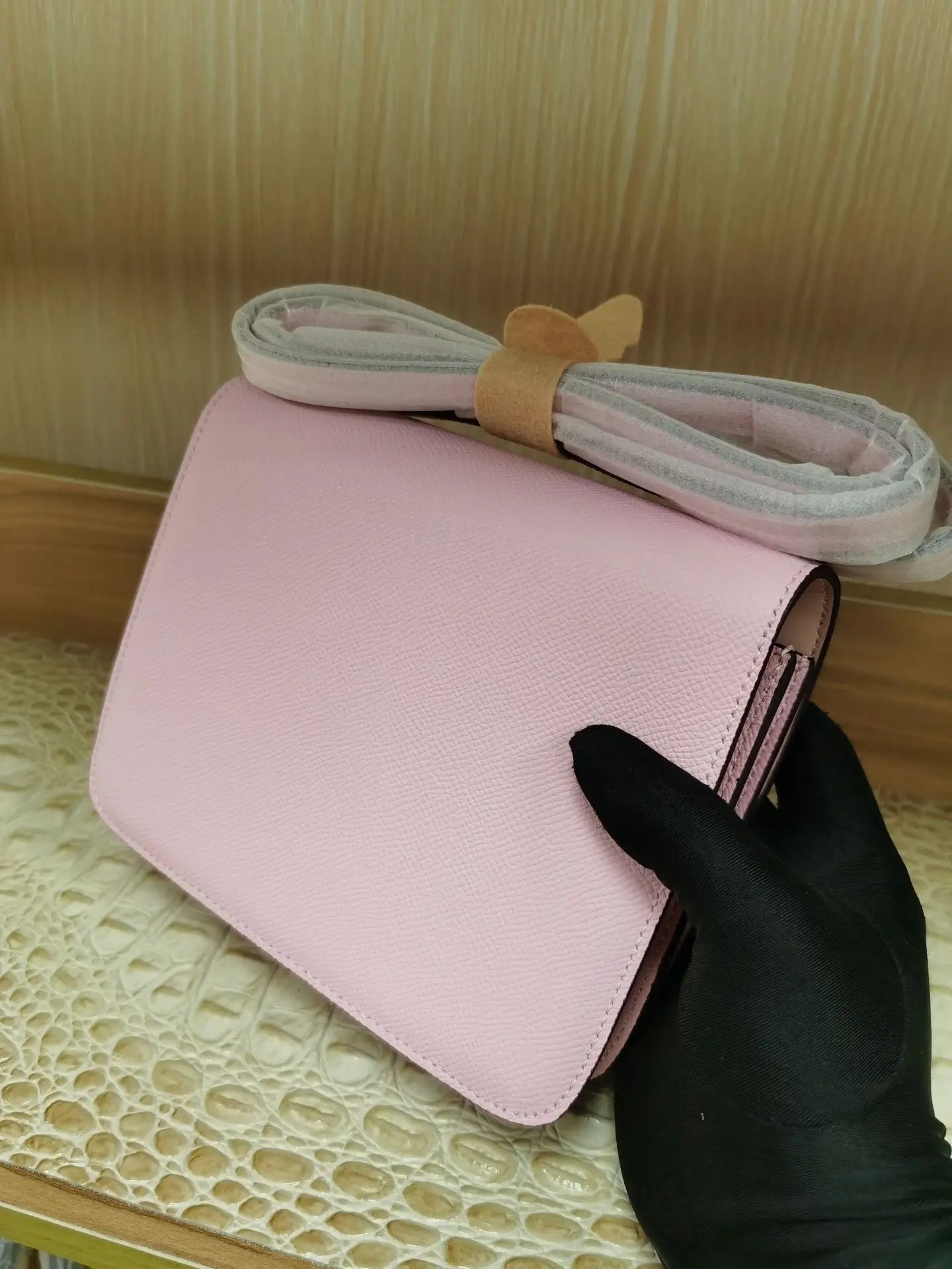 Palm pattern cowhide crocodile leather H buckle small square bag fashionable and versatile one-shoulder crossbody stewardess bag FairWonder