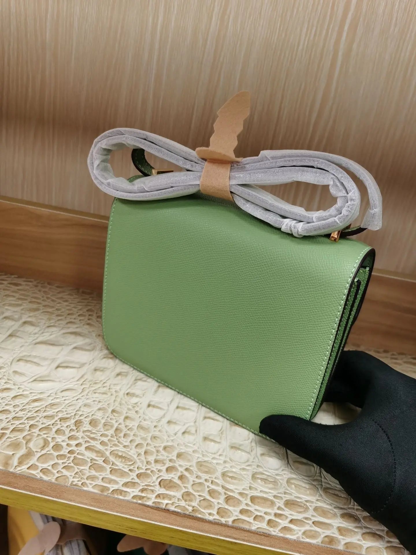 Palm pattern cowhide crocodile leather H buckle small square bag fashionable and versatile one-shoulder crossbody stewardess bag FairWonder