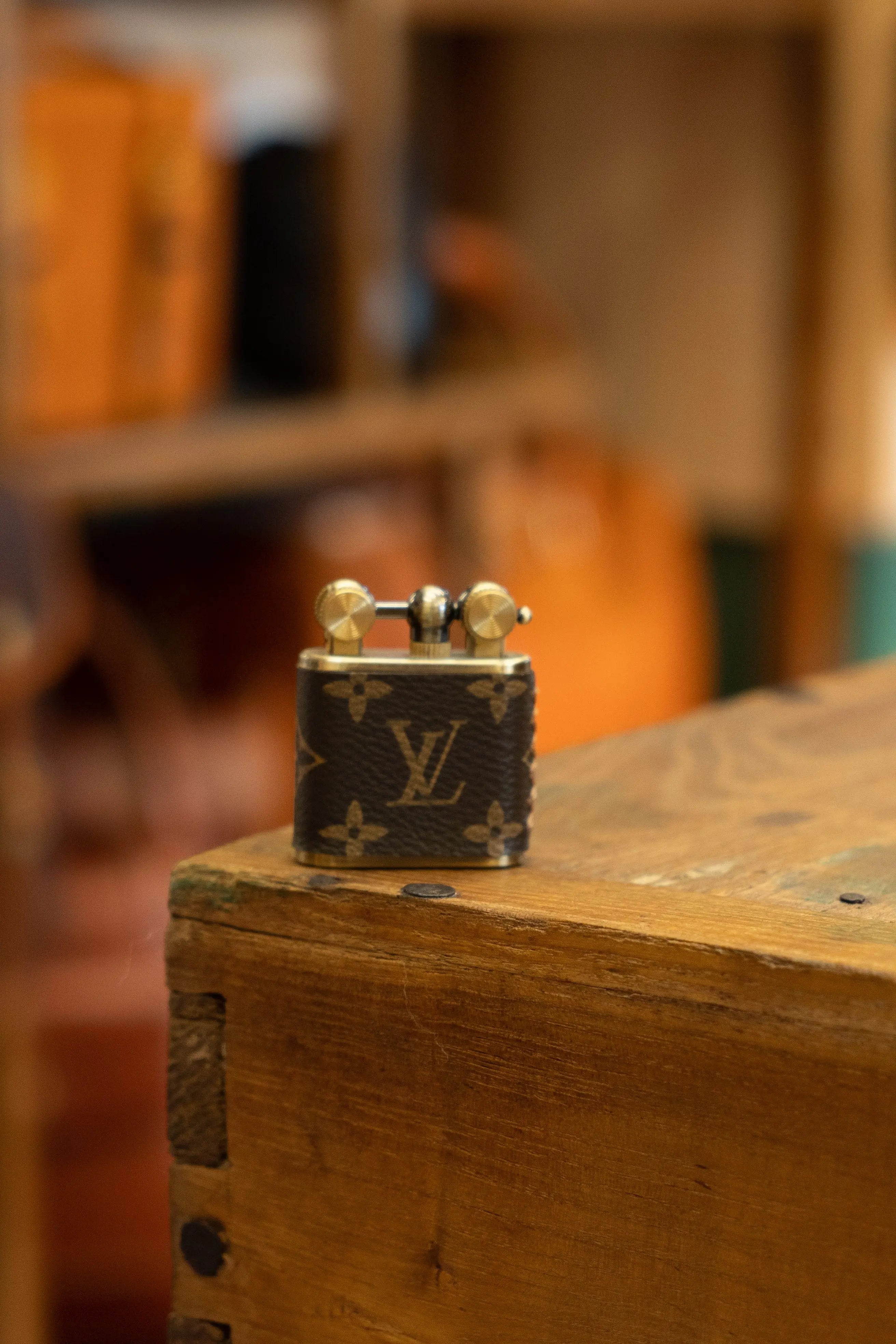 Pure copper old-fashioned retro handmade leather kerosene lighter, creative and personalized leather, birthday gift for husband and boyfriend FairWonder